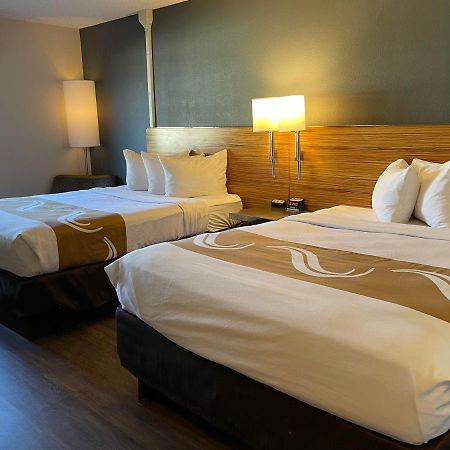 Quality Inn Frontier At Us Hwy 30 Clinton Экстерьер фото