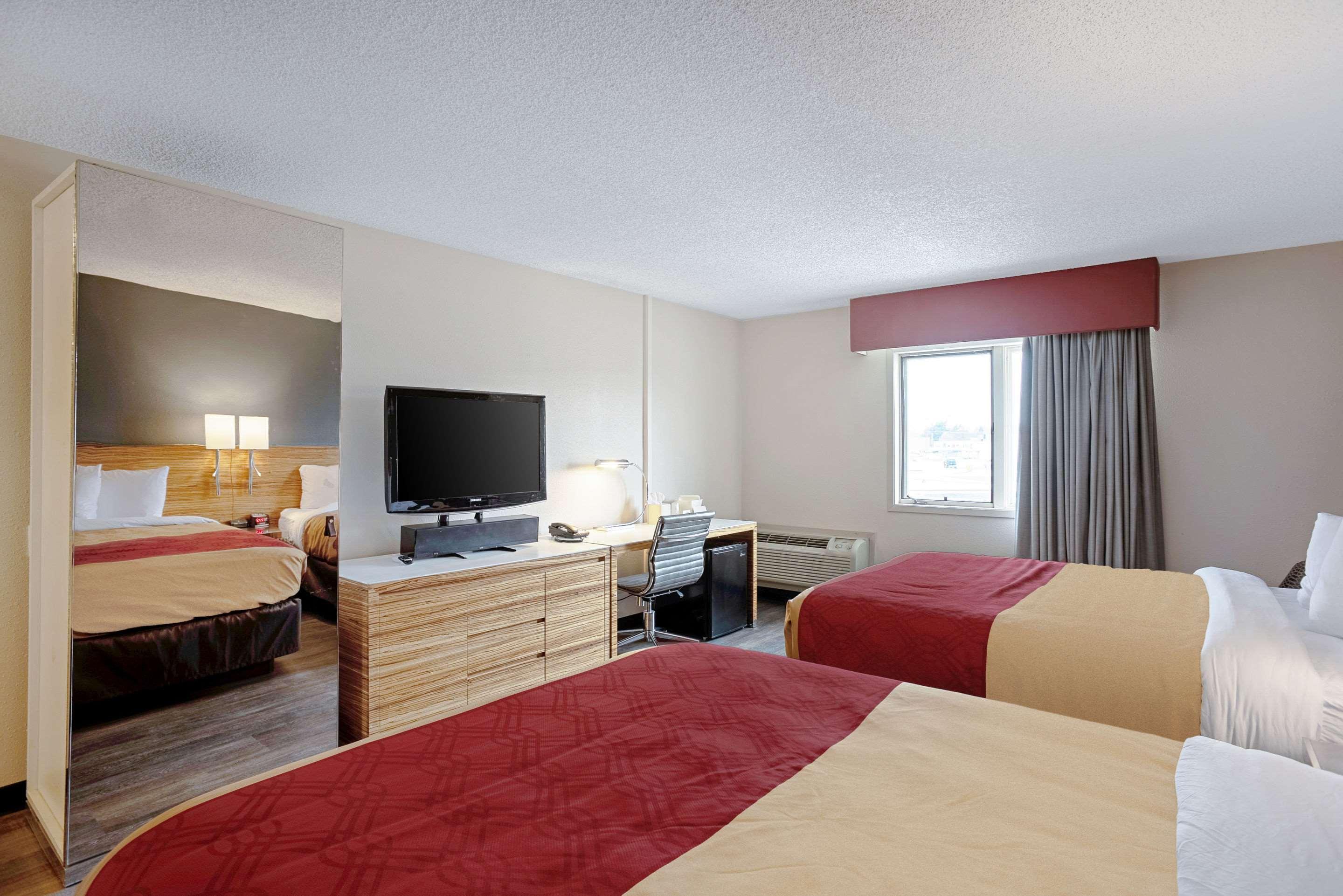 Quality Inn Frontier At Us Hwy 30 Clinton Экстерьер фото