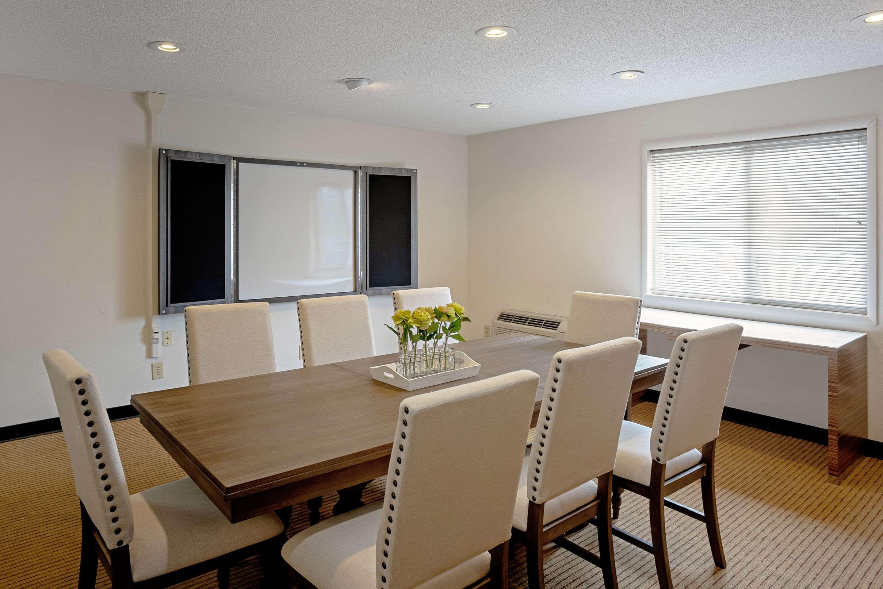 Quality Inn Frontier At Us Hwy 30 Clinton Экстерьер фото