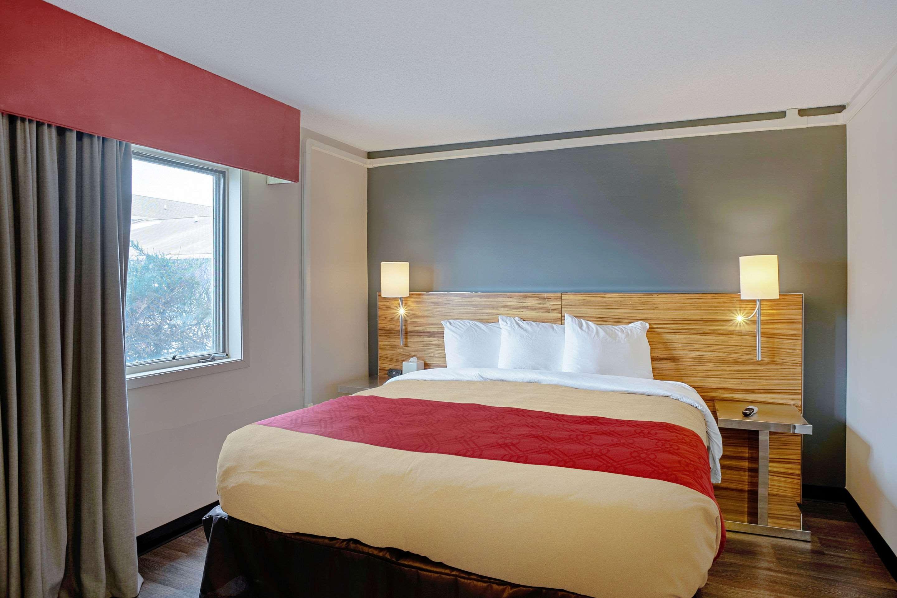 Quality Inn Frontier At Us Hwy 30 Clinton Экстерьер фото