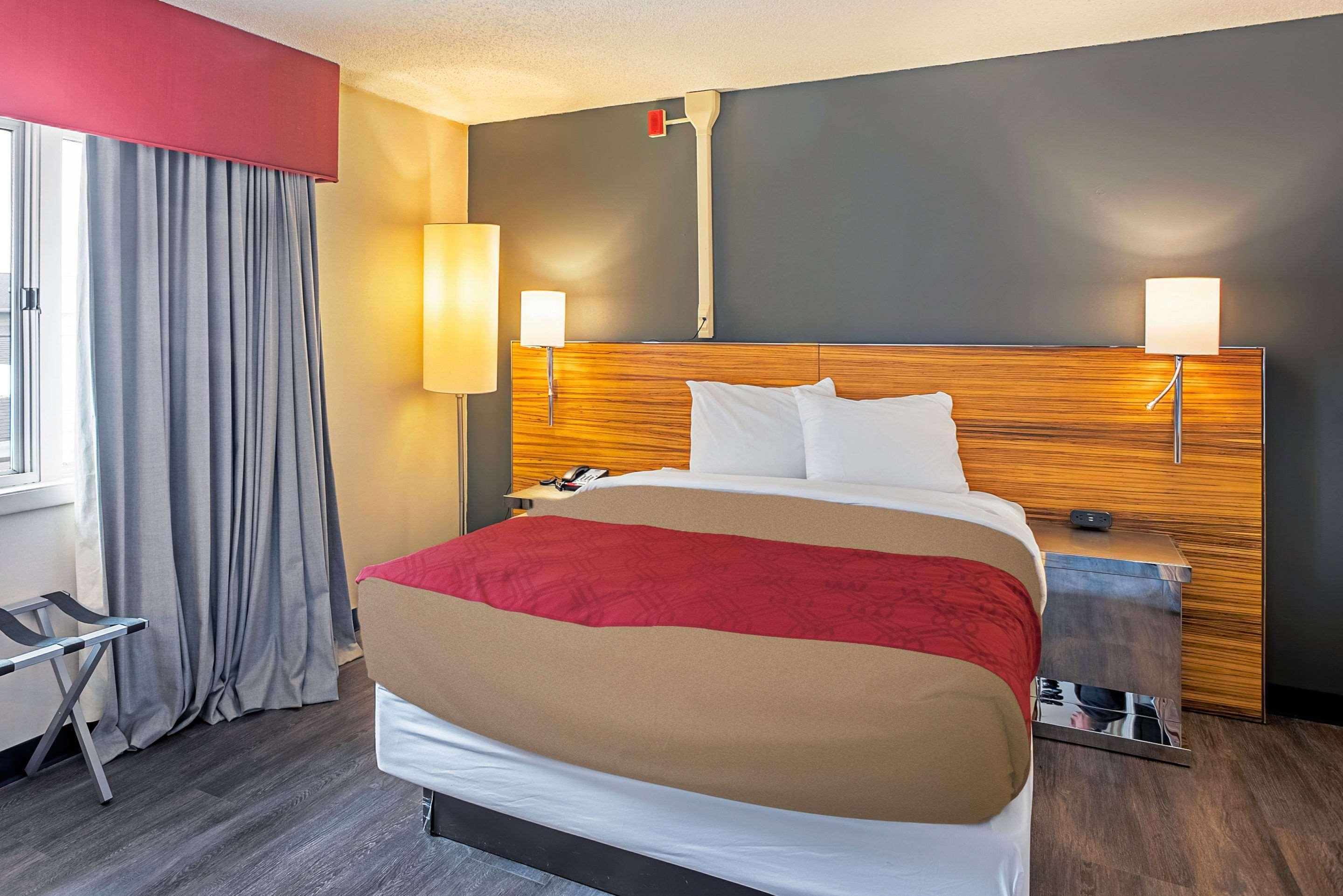 Quality Inn Frontier At Us Hwy 30 Clinton Экстерьер фото
