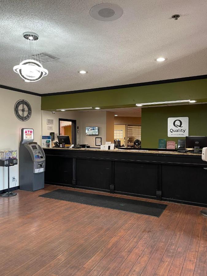 Quality Inn Frontier At Us Hwy 30 Clinton Экстерьер фото